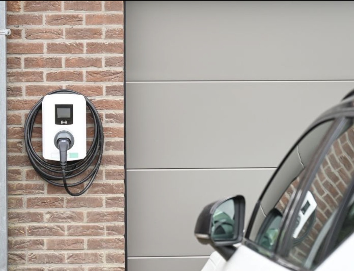 Installation de borne de recharge à Bourg-en-Bresse : prix, aides et solutions IRVE